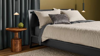 Woodrow Bed en Walnut - ángulo 4