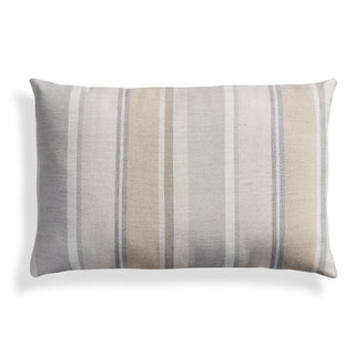 Signal Outdoor Lumbar Pillow en Sunbrella Taupe Stripe - ángulo 1