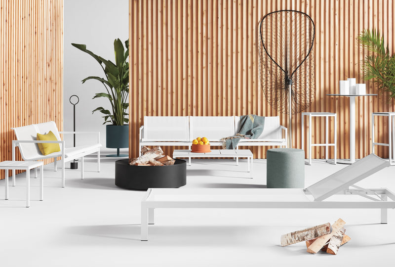 Skiff Outdoor Sun Lounger in Carbon - Angle 2