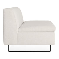 Clyde Sofa en Vos Bone - ángulo 4