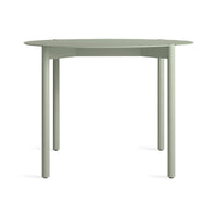 Comeuppance Round Dining Table en Small Round - ángulo 1