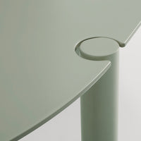 Comeuppance Dining Table en Grey Green - ángulo 9