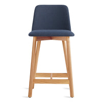 Chip Stool en Toohey Navy - ángulo 1