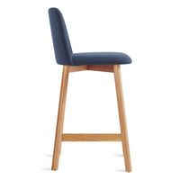 Chip Stool en Toohey Navy - ángulo 3