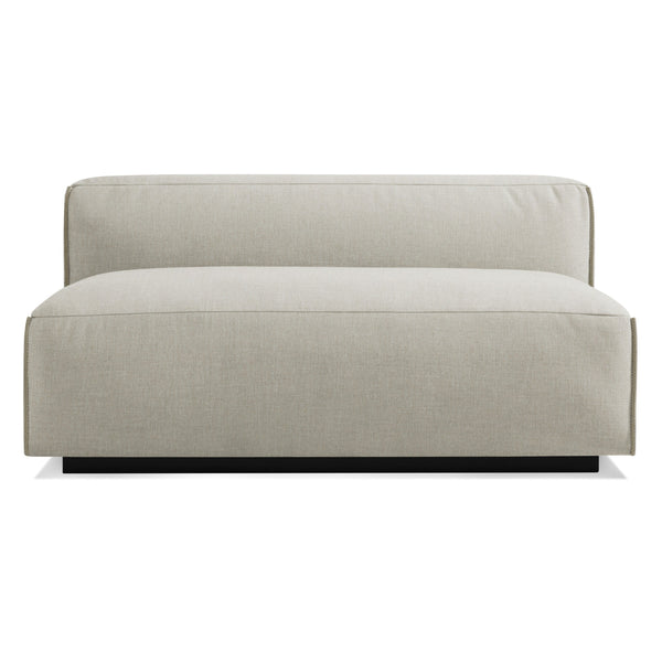 Cleon Armless Sofa en Maharam Mode in Clavicle - ángulo 1