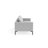 New Standard Medium Sofa en Maharam Mode in Intaglio - ángulo 3