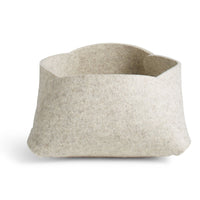 Double Tuck Medium Felt Basket en Heathered Off White - ángulo 5