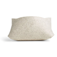 Double Tuck Medium Felt Basket en Heathered Off White - ángulo 6