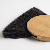Dustiny&#39;s Child Broom and Dustpan en White Oak - ángulo 5