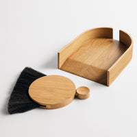 Dustiny&#39;s Child Broom and Dustpan en White Oak - ángulo 3