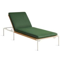 Dog Days Outdoor Sun Lounger in Sunbrella Ivy / White - Angle 3