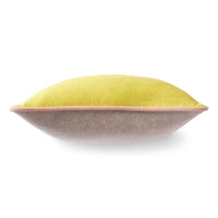 Duck Duck Square Pillow en Color Mix 7 - ángulo 3