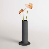 Flange Medium Vessel in Black - Angle 4