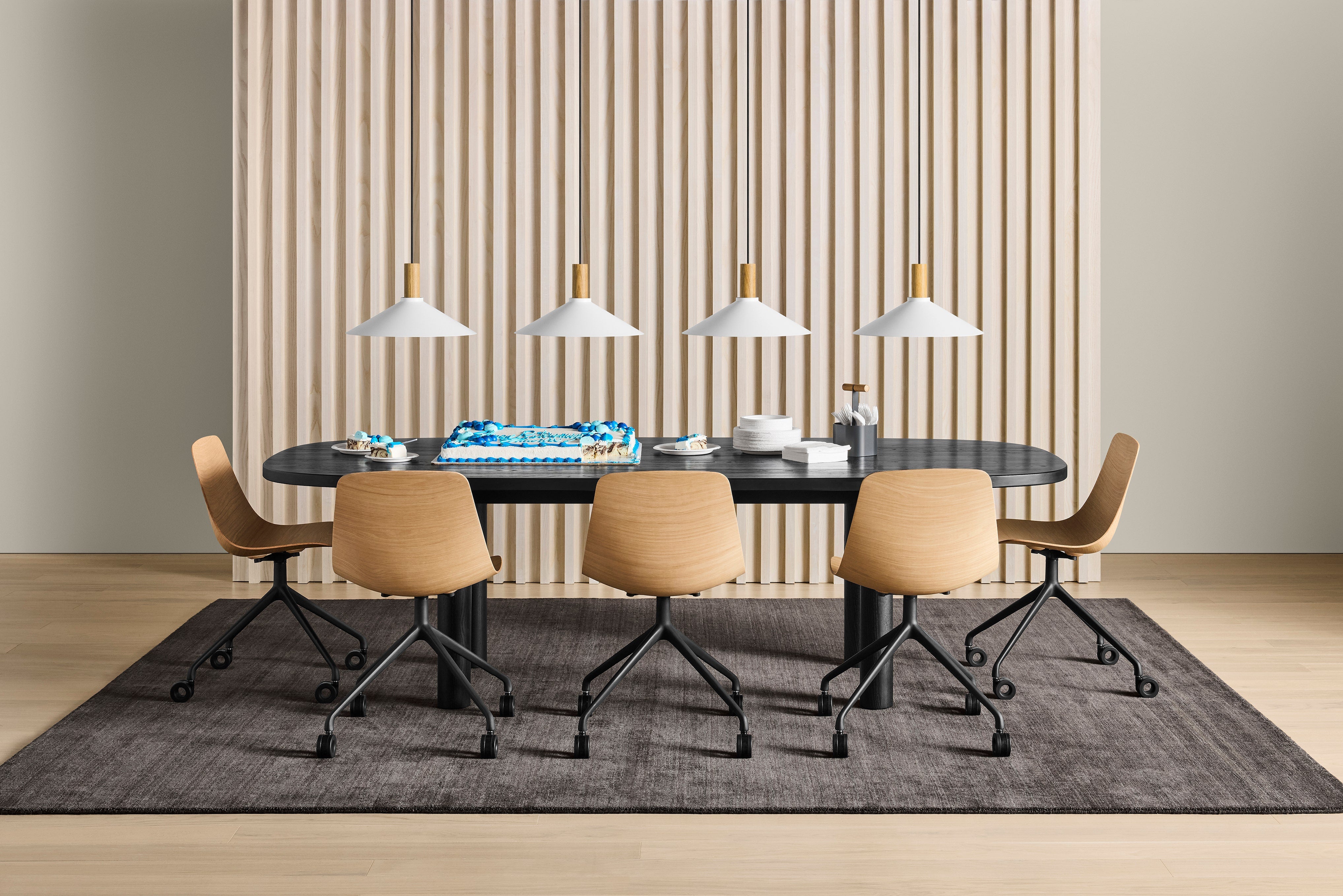 美品 アメリカ BLUE DOT ウォールナット材 ダイニング ラウンドテーブル Good Times Dining Table | Blu Dot