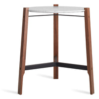Free Range Side Table en Marble - ángulo 3