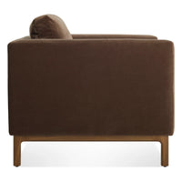 Guide Lounge Chair en Coffee Velvet - ángulo 4