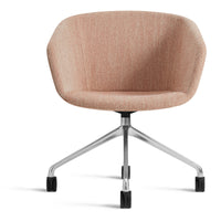 Host Task Chair en Tait Tomato - ángulo 1