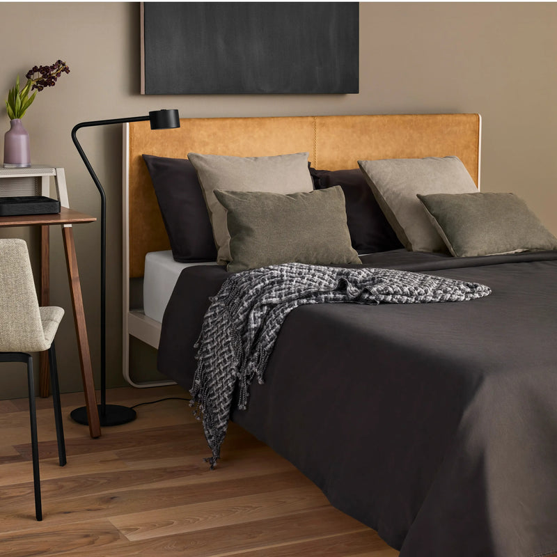 Me Time Bed in Camel Leather / Ivory