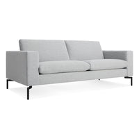 New Standard Small Sofa en Maharam Mode in Intaglio - ángulo 2