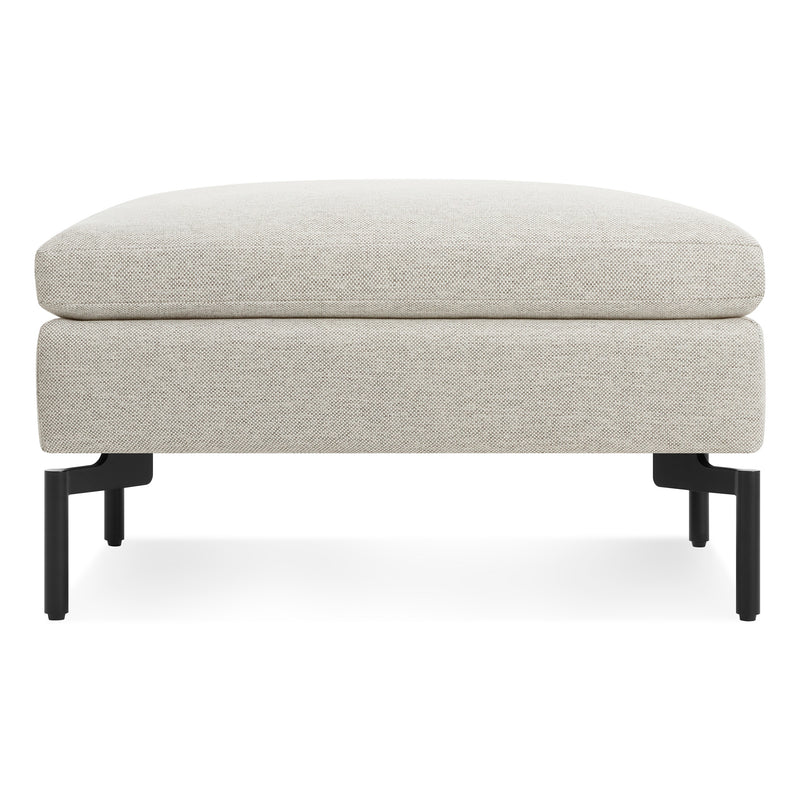 New Standard Ottoman en Maharam Mode in Clavicle