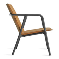 Offline Outdoor Lounge Chair in Carbon - Angle 4