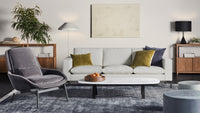 New Standard Large Sofa en Maharam Mode in Clavicle - ángulo 2
