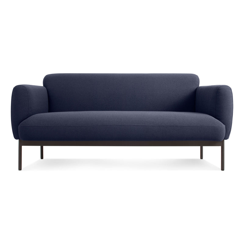 Puff Puff Studio Sofa en Maharam Mode in Society