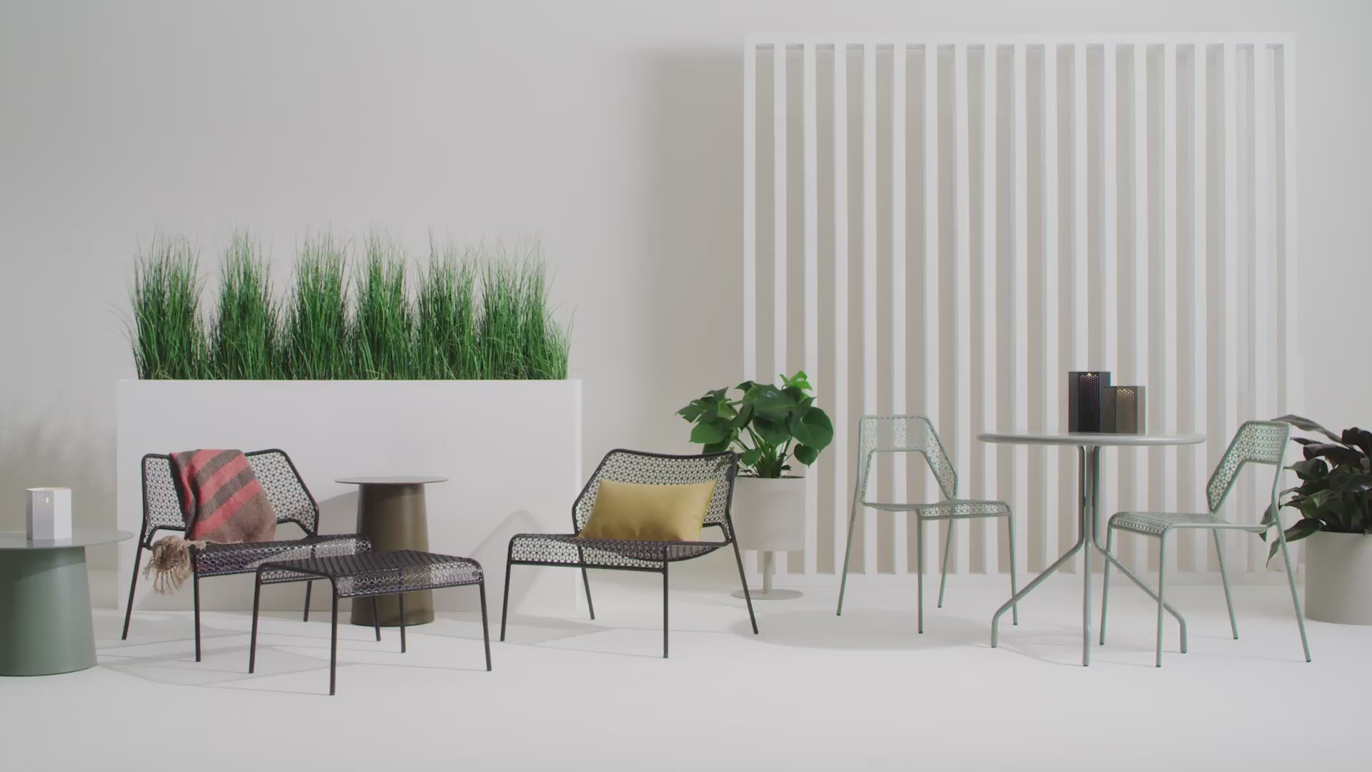 Hot Mesh 30" Café Table