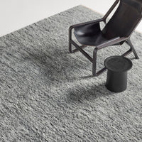 Shadow Play Rug en Charcoal - ángulo 3