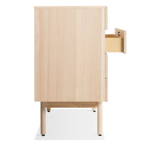 Shale 4 Drawer / 1 Door Credenza en Hickory - ángulo 8