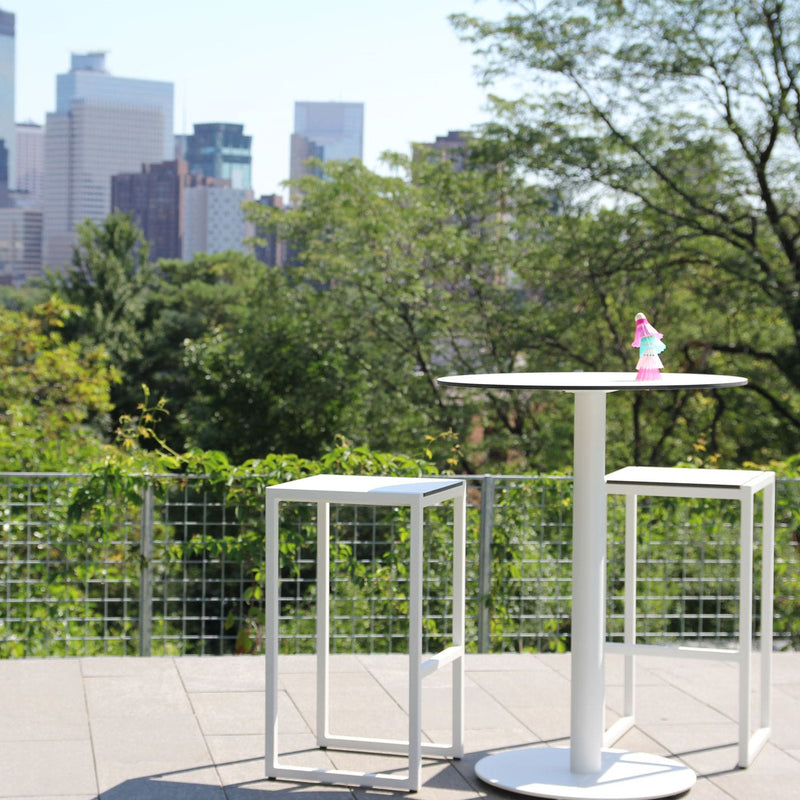 Skiff 30" Outdoor Bar Height Table en White