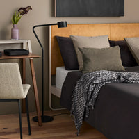 Verge Floor Lamp en Putty - ángulo 2