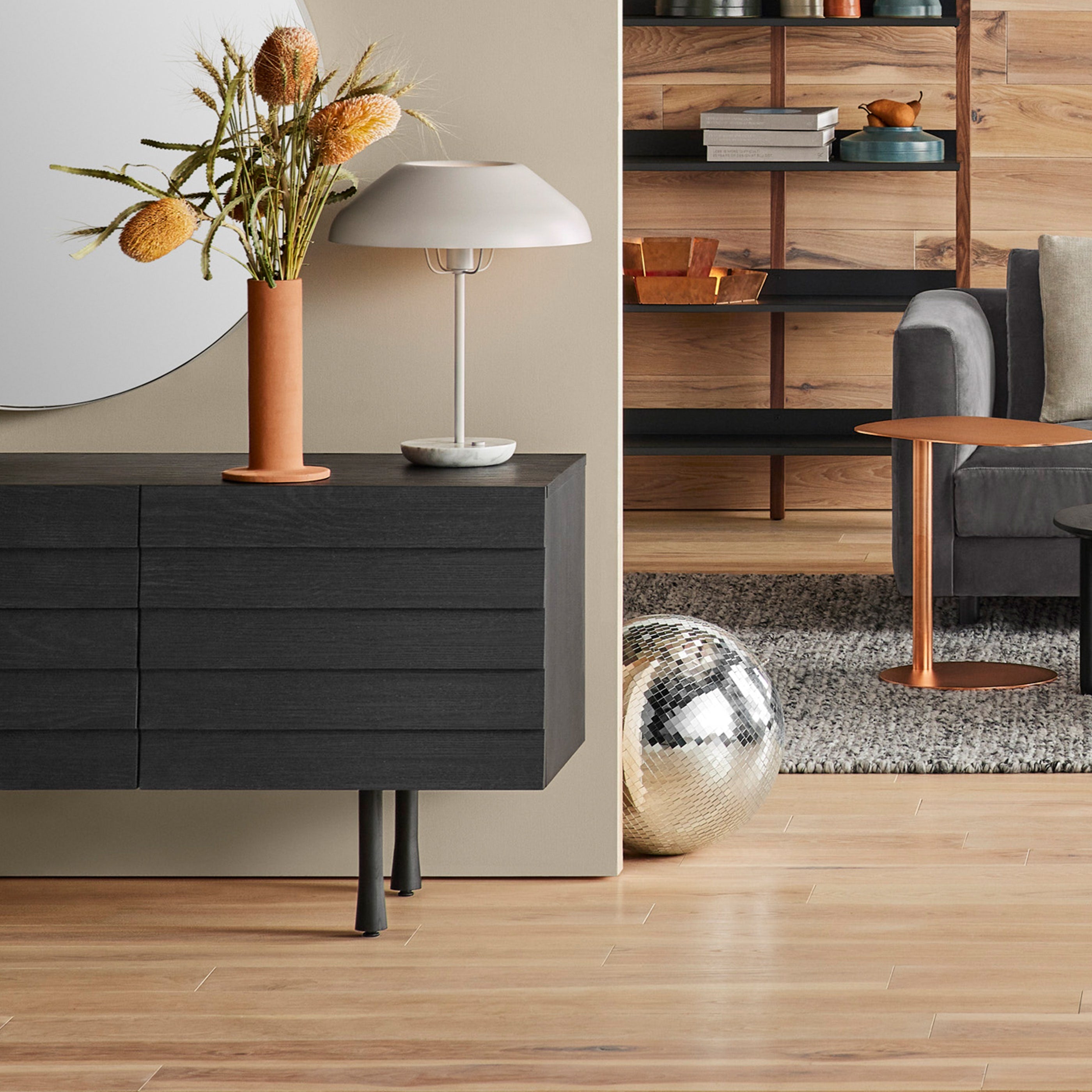 ブルブルボーテ Lap 2 Door / 2 Drawer Credenza | Blu Dot
