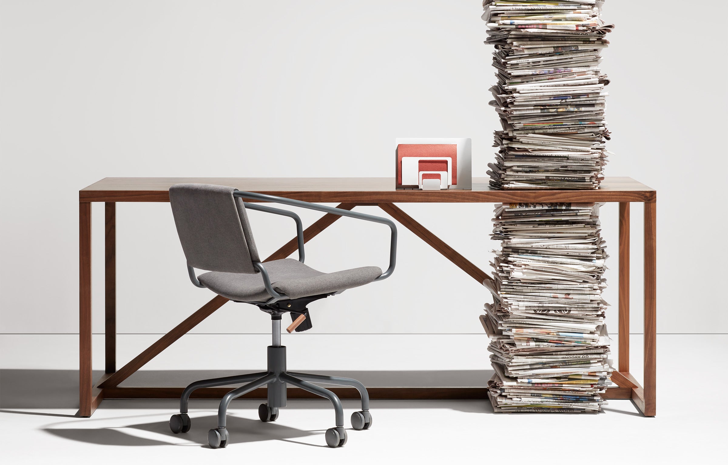 Blu dot task chair deals