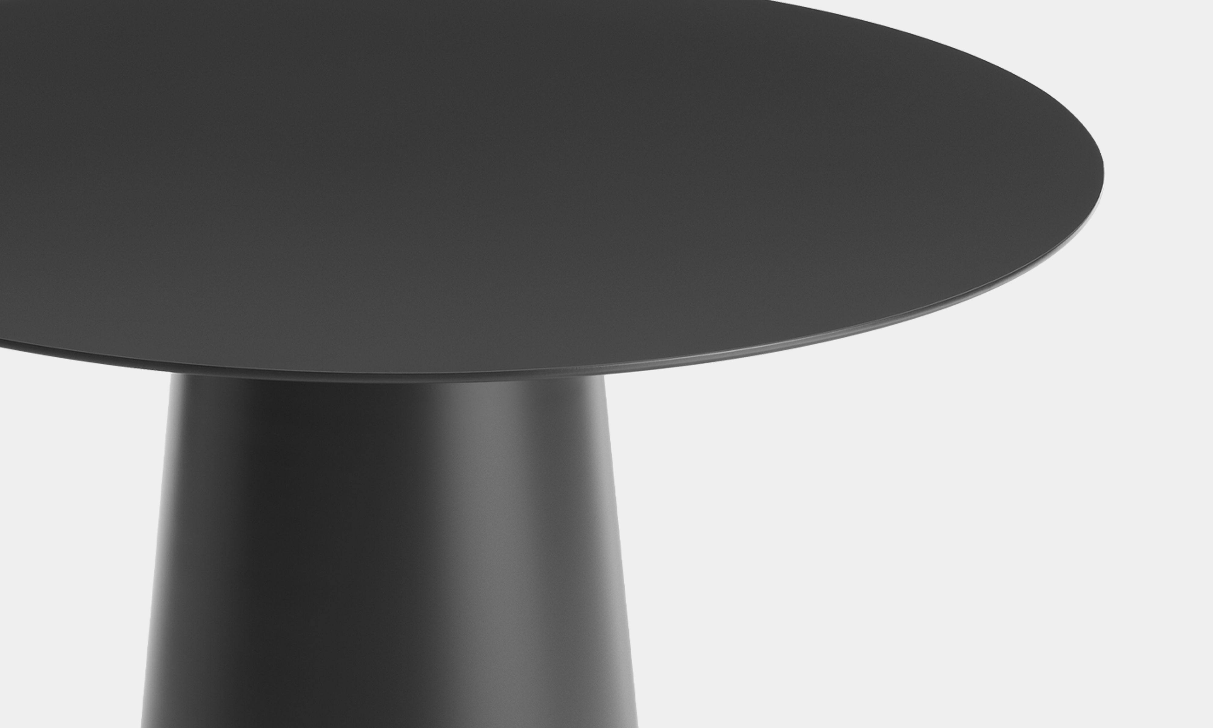 Circula Bar Table